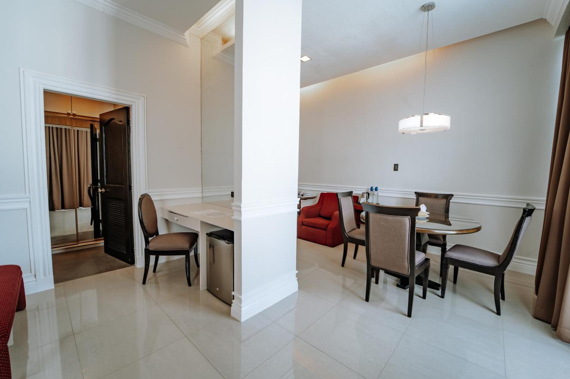 Metrocentre Hotel Tagbilaran Eksteriør billede