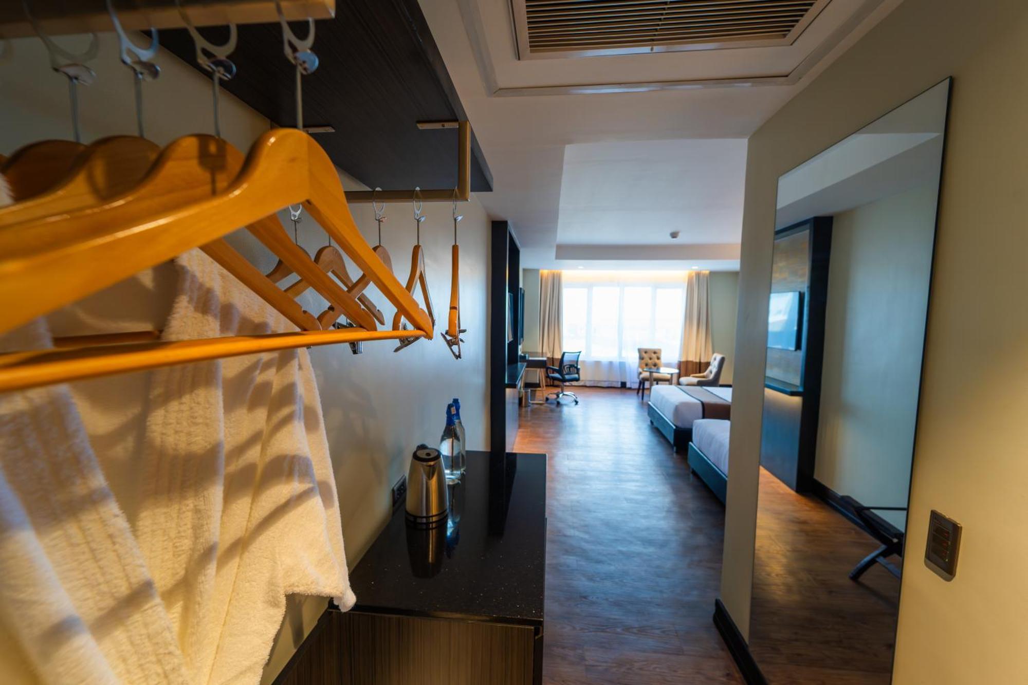 Metrocentre Hotel Tagbilaran Eksteriør billede